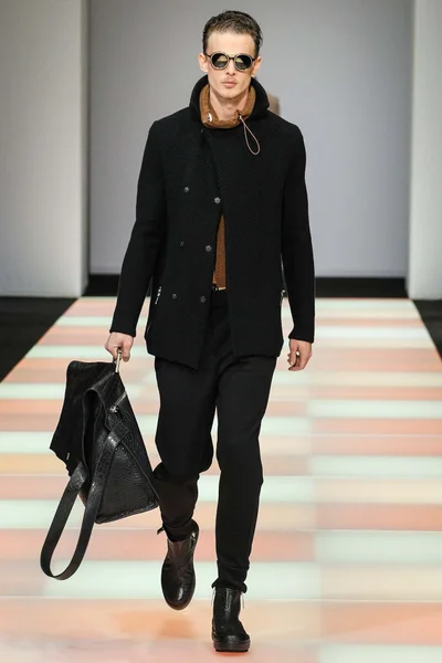 Look 12